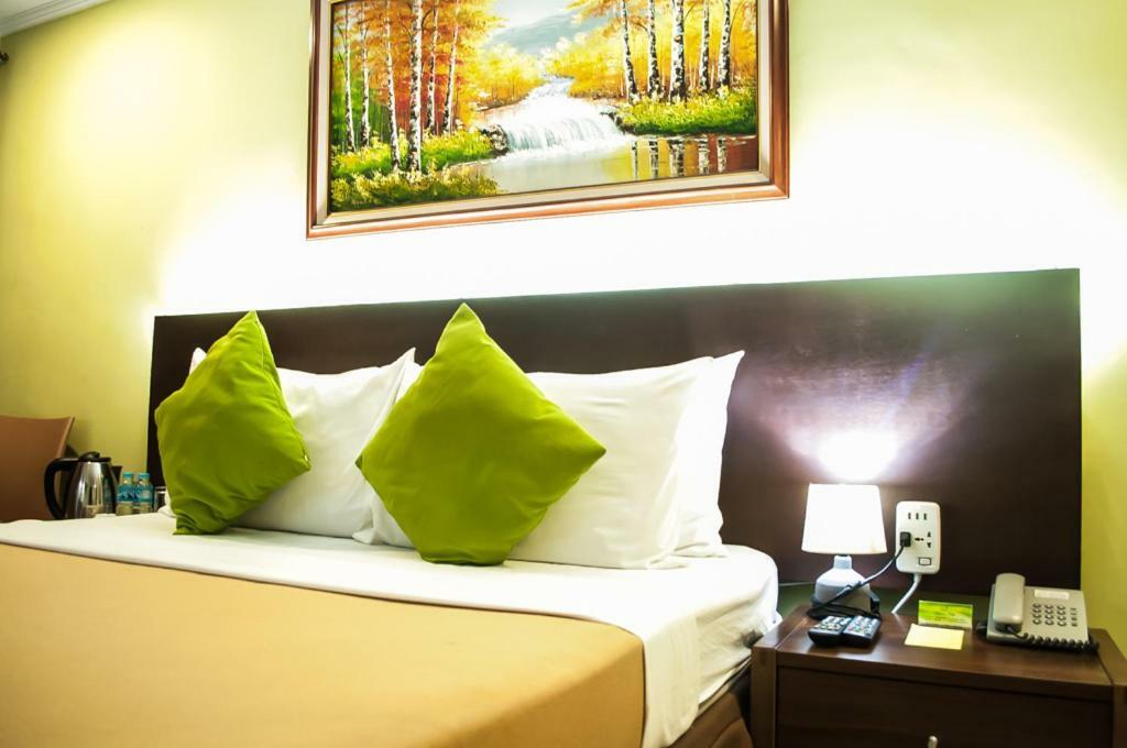 Seasons Hotel And Convention Center San Jose  Bagian luar foto
