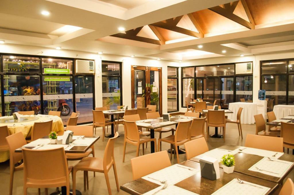 Seasons Hotel And Convention Center San Jose  Bagian luar foto
